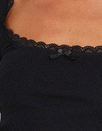 Damski Sweter Klasyczny Z Dekoltem U I Koronką