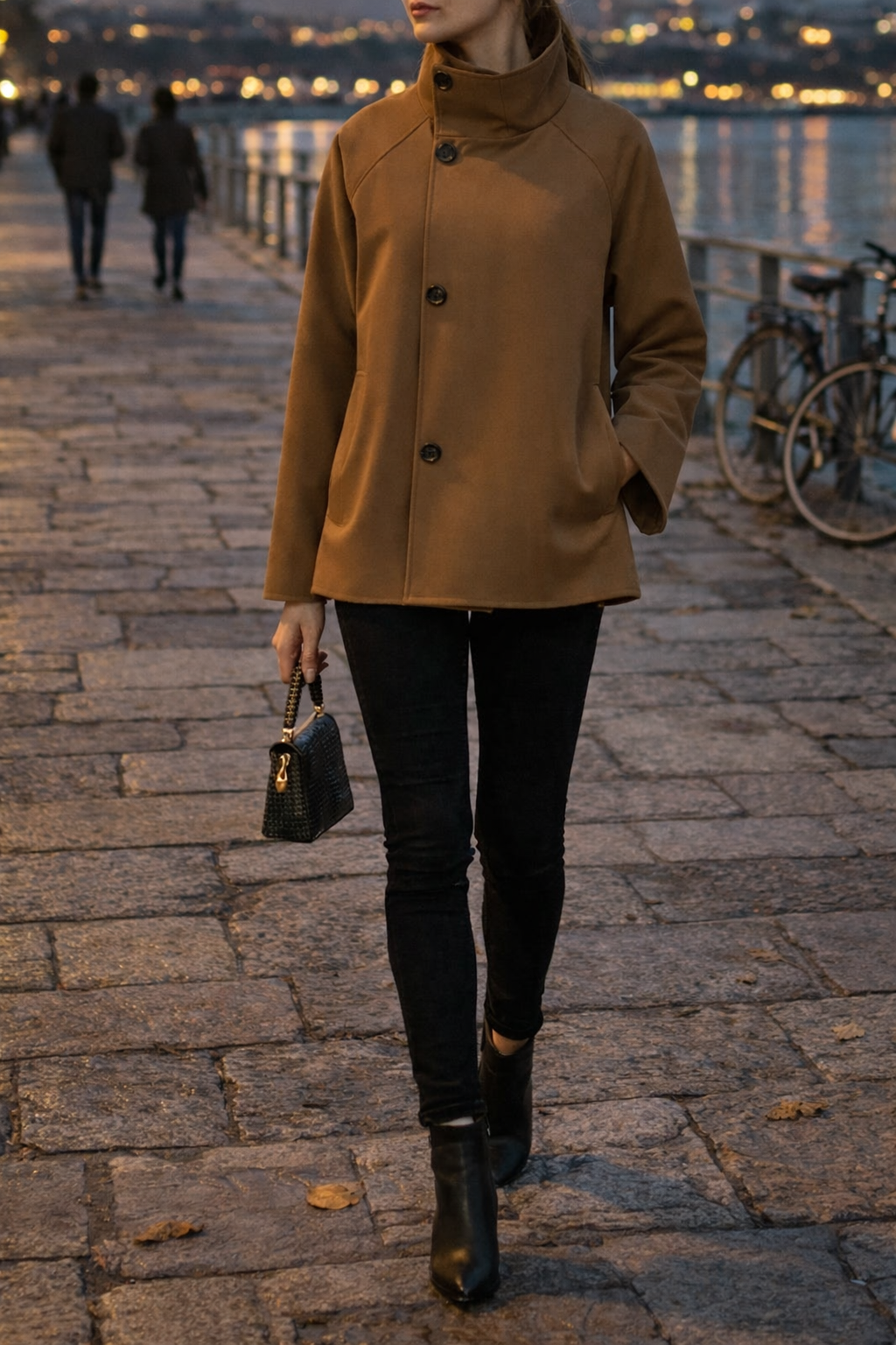 Kurtka Damska z Guzikami i Nowoczesnym Kołnierzem