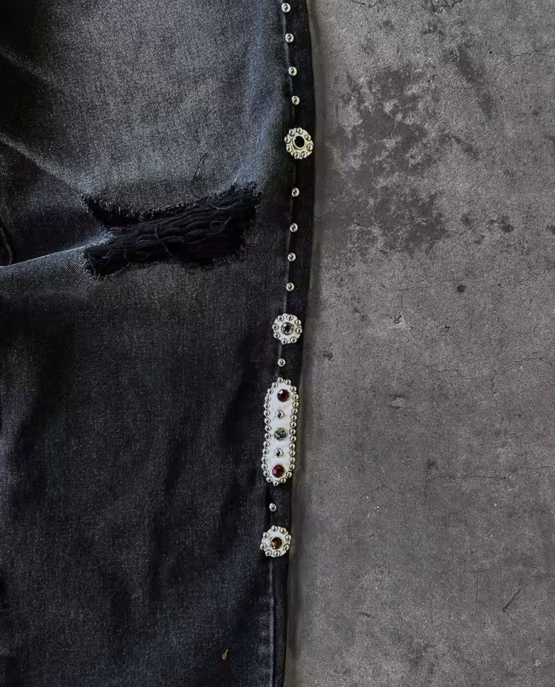 Męskie Spodnie Jeansowe Statement  – Black Embellished Edition